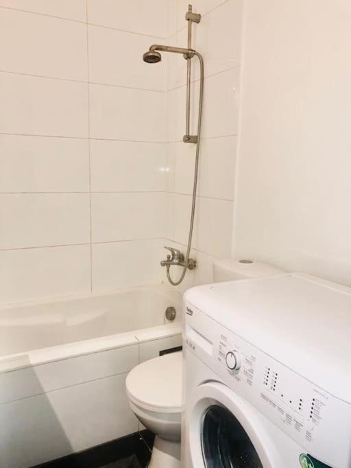 Ixelles: Superbe Appartement, Idealement Situe Brussel Eksteriør bilde